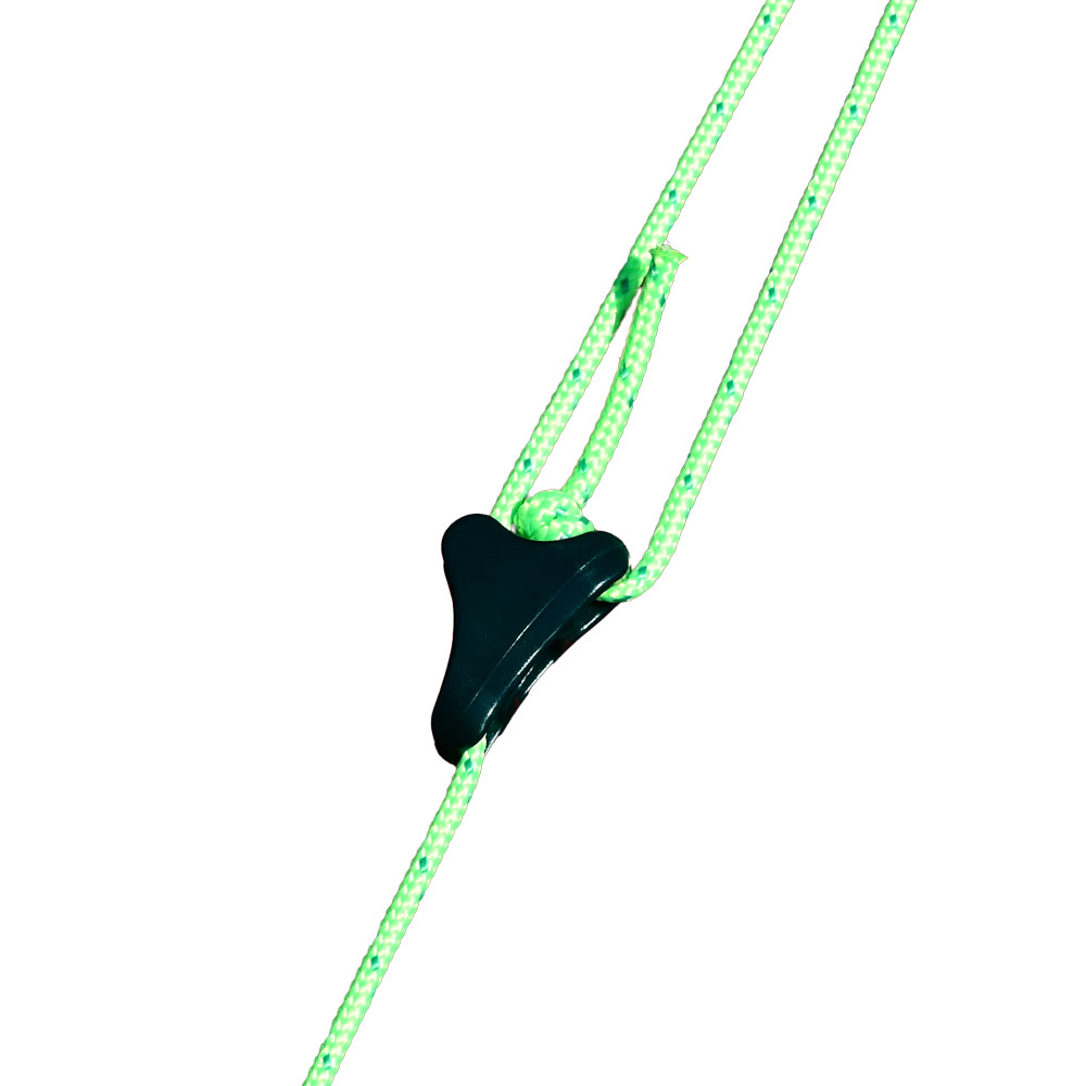 Tendeur de corde en POM pour les cordes d’un diamètre compris entre 2 et 5 mm. Exemple application.