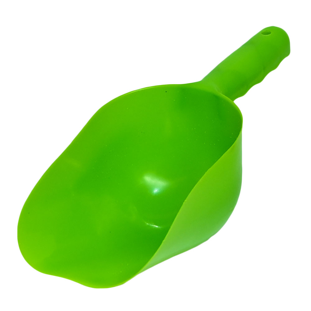 Green plastic sand shovel. Capacity 600 ml.