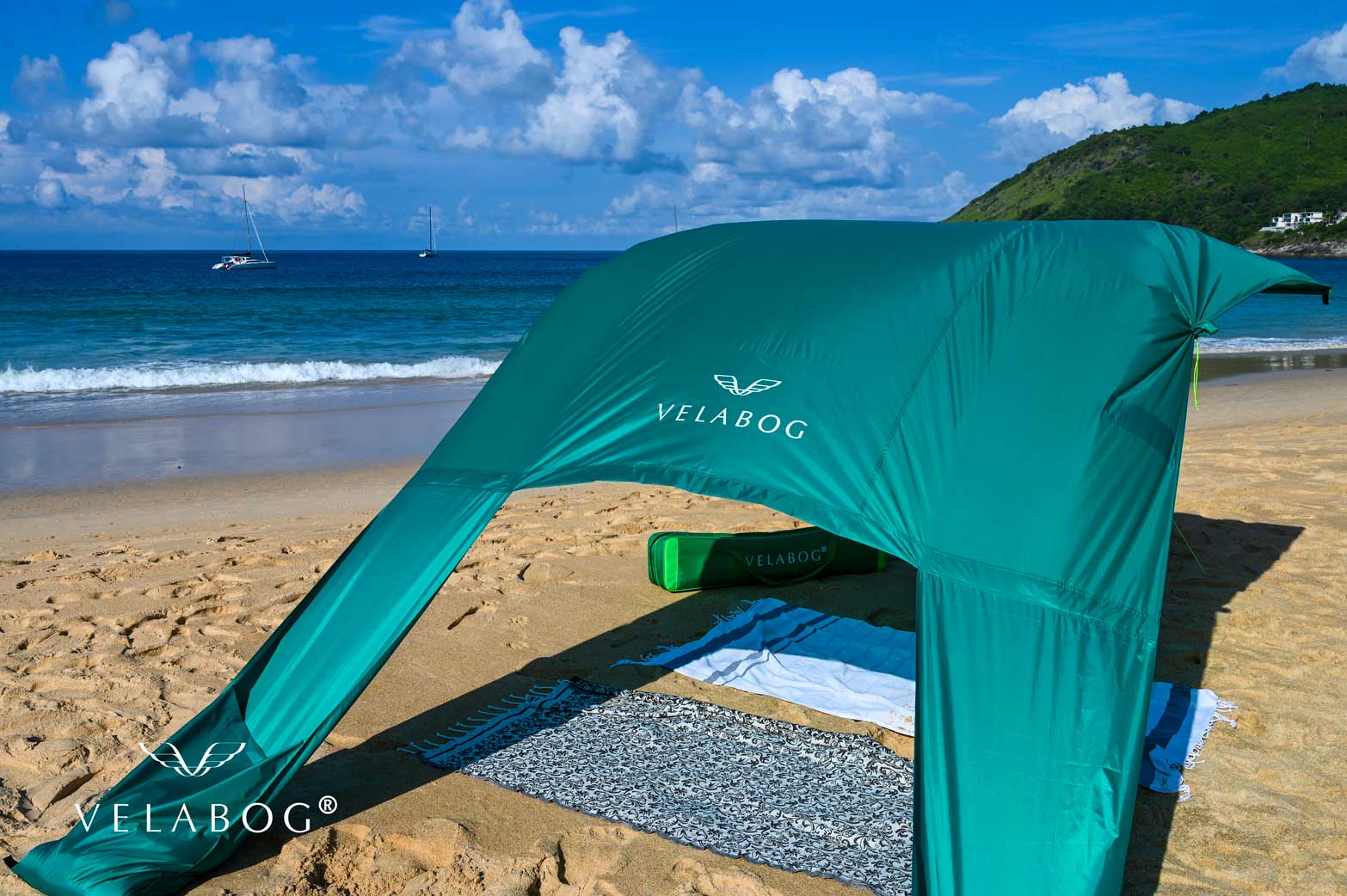 Toldo playa Velabog Breeze verde. La mejor refugio y protección solar de alta calidad en la playa. Opción de montaje desde viento ligero a fuerte. Vista desde atrás, detalles.